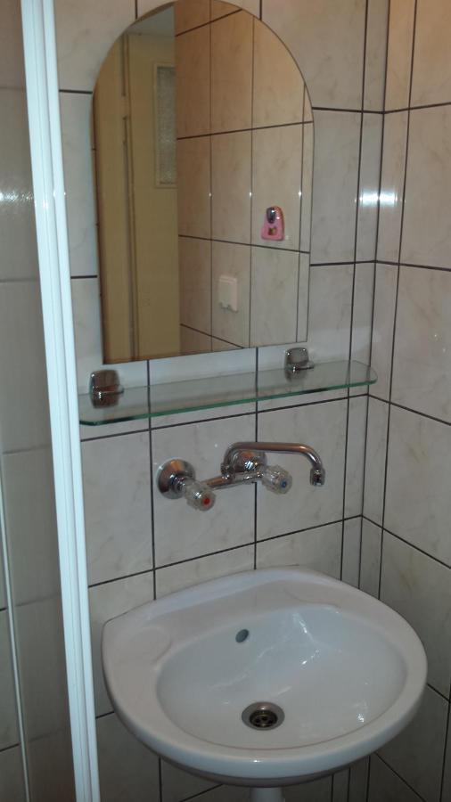 Wynajem Pokoi Hotel Kolobrzeg Ngoại thất bức ảnh