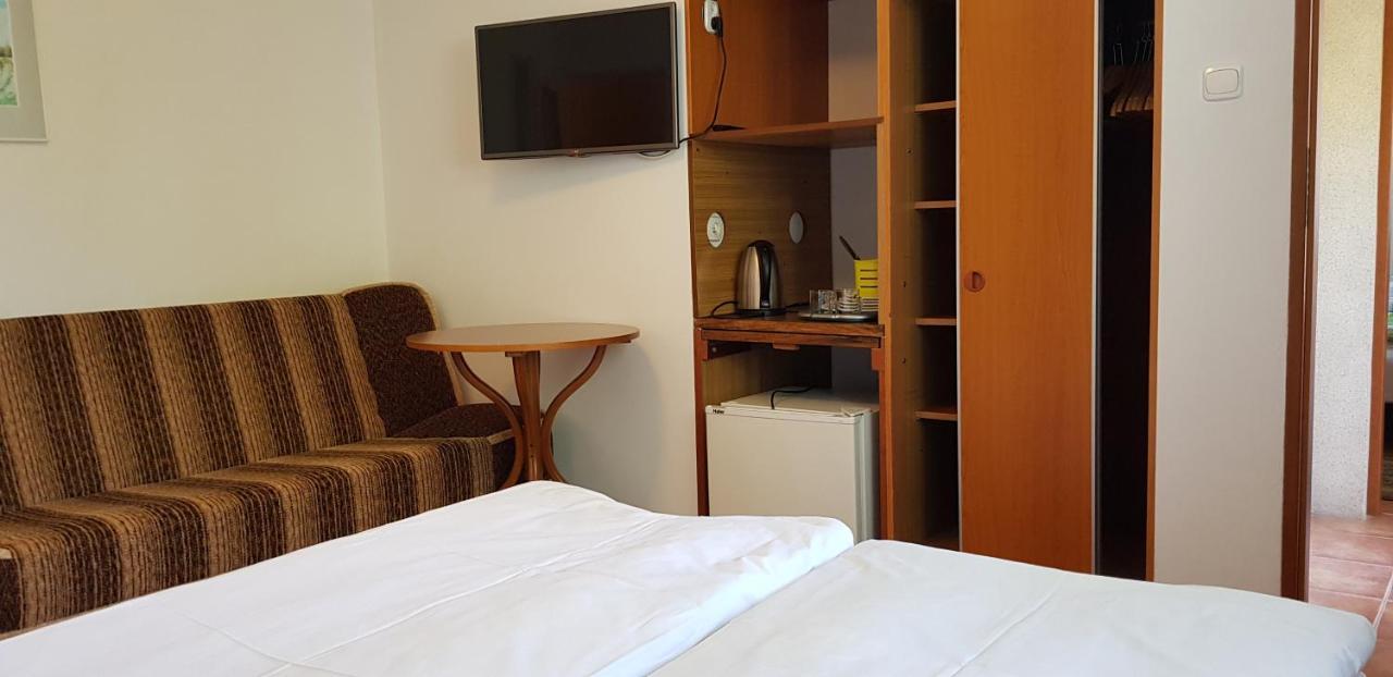 Wynajem Pokoi Hotel Kolobrzeg Ngoại thất bức ảnh