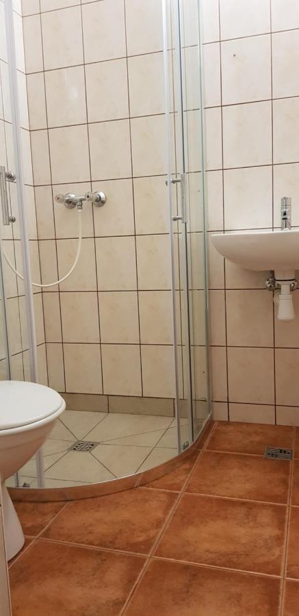 Wynajem Pokoi Hotel Kolobrzeg Ngoại thất bức ảnh
