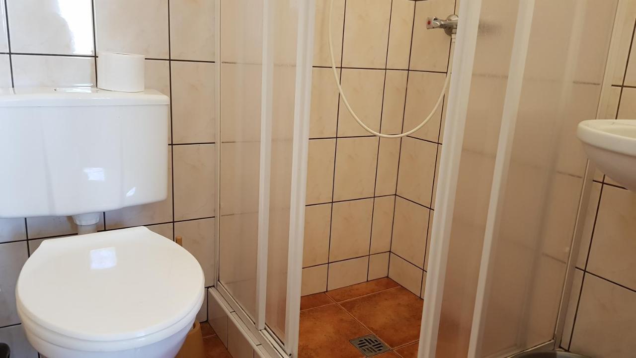 Wynajem Pokoi Hotel Kolobrzeg Ngoại thất bức ảnh